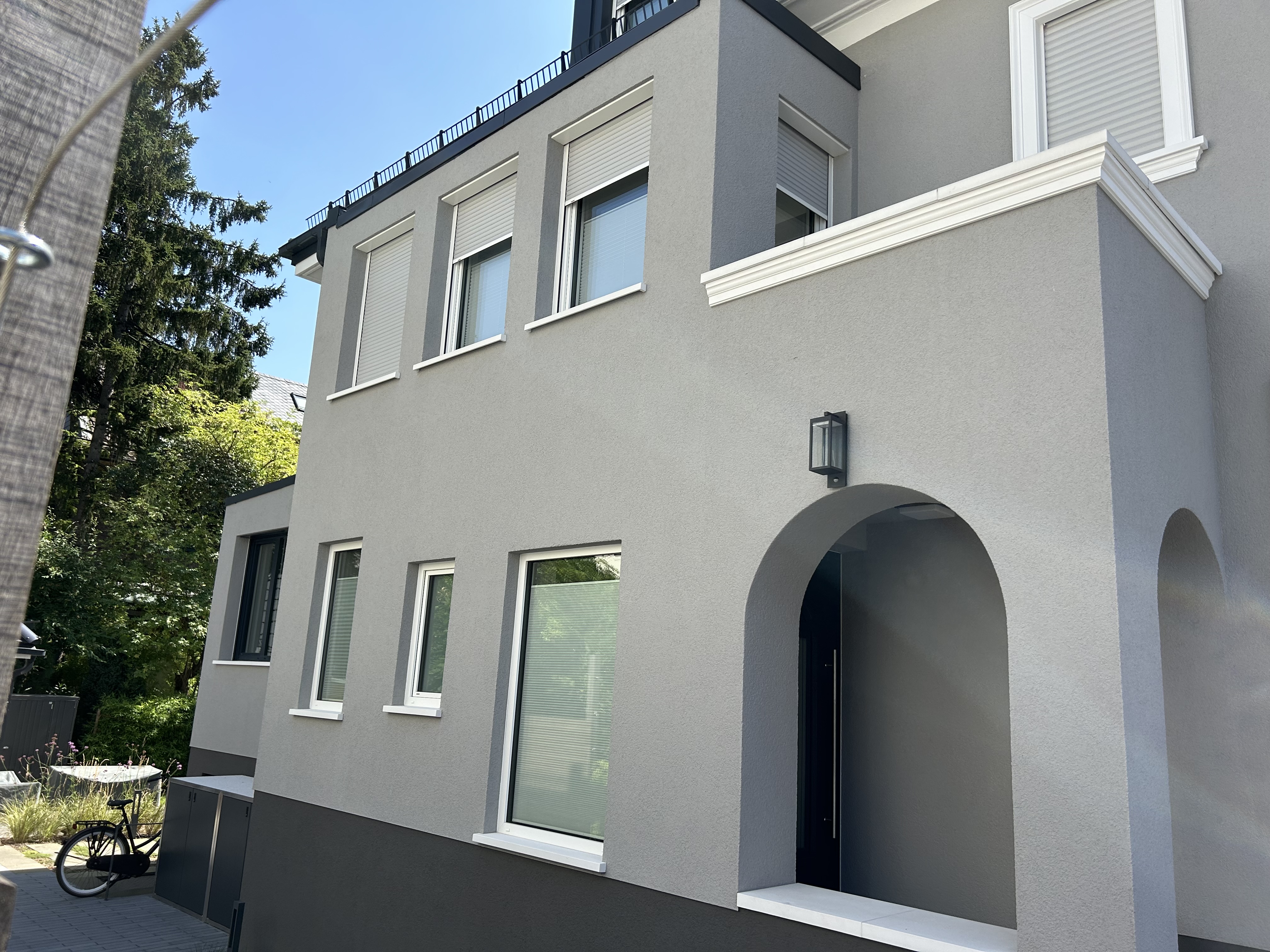 Flachdachabdeckungen MFD mit untergesetztem Gesimsprofil GP 14-06