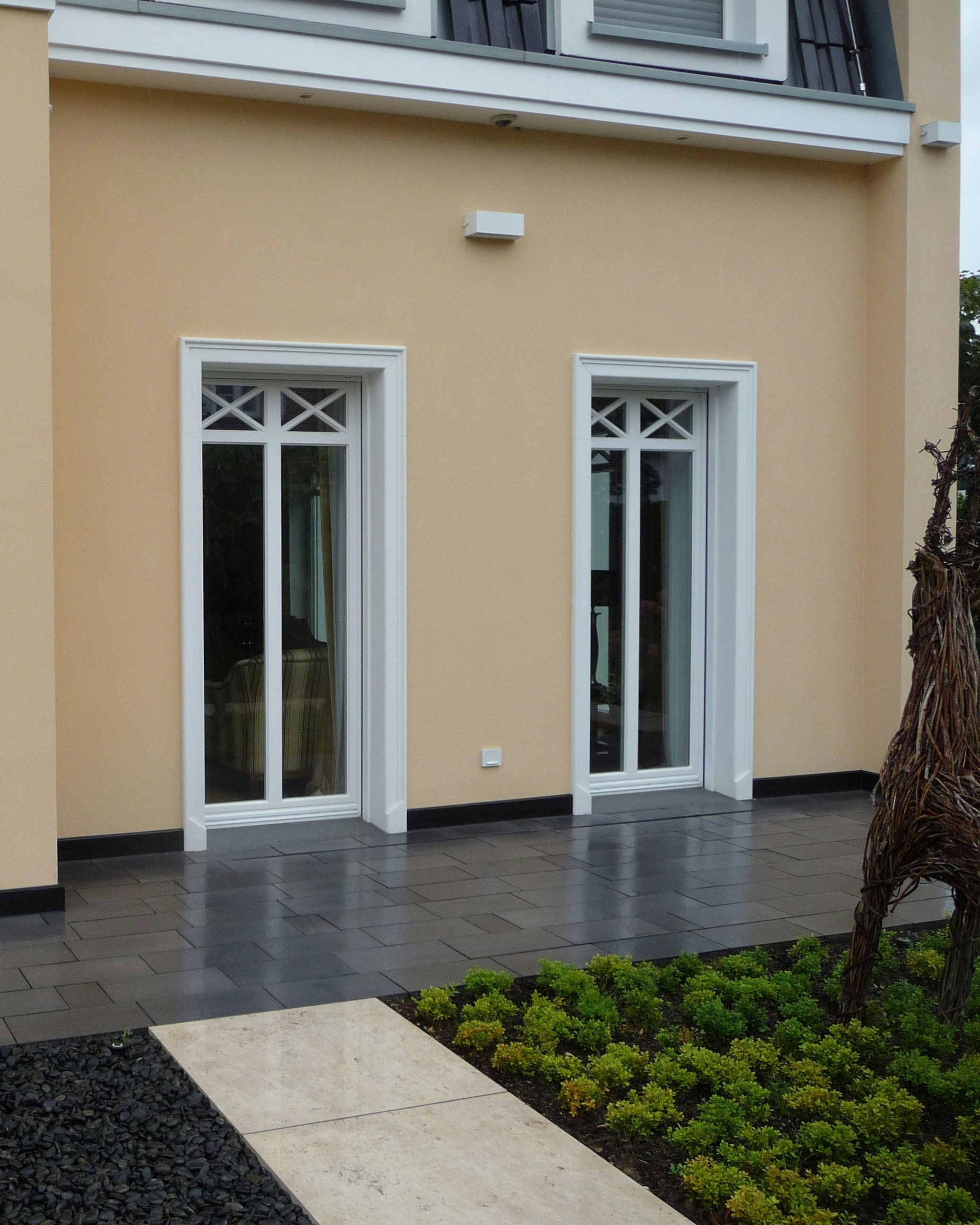 Türen mit Gewänden FLG 100 inklusive Fußteilen