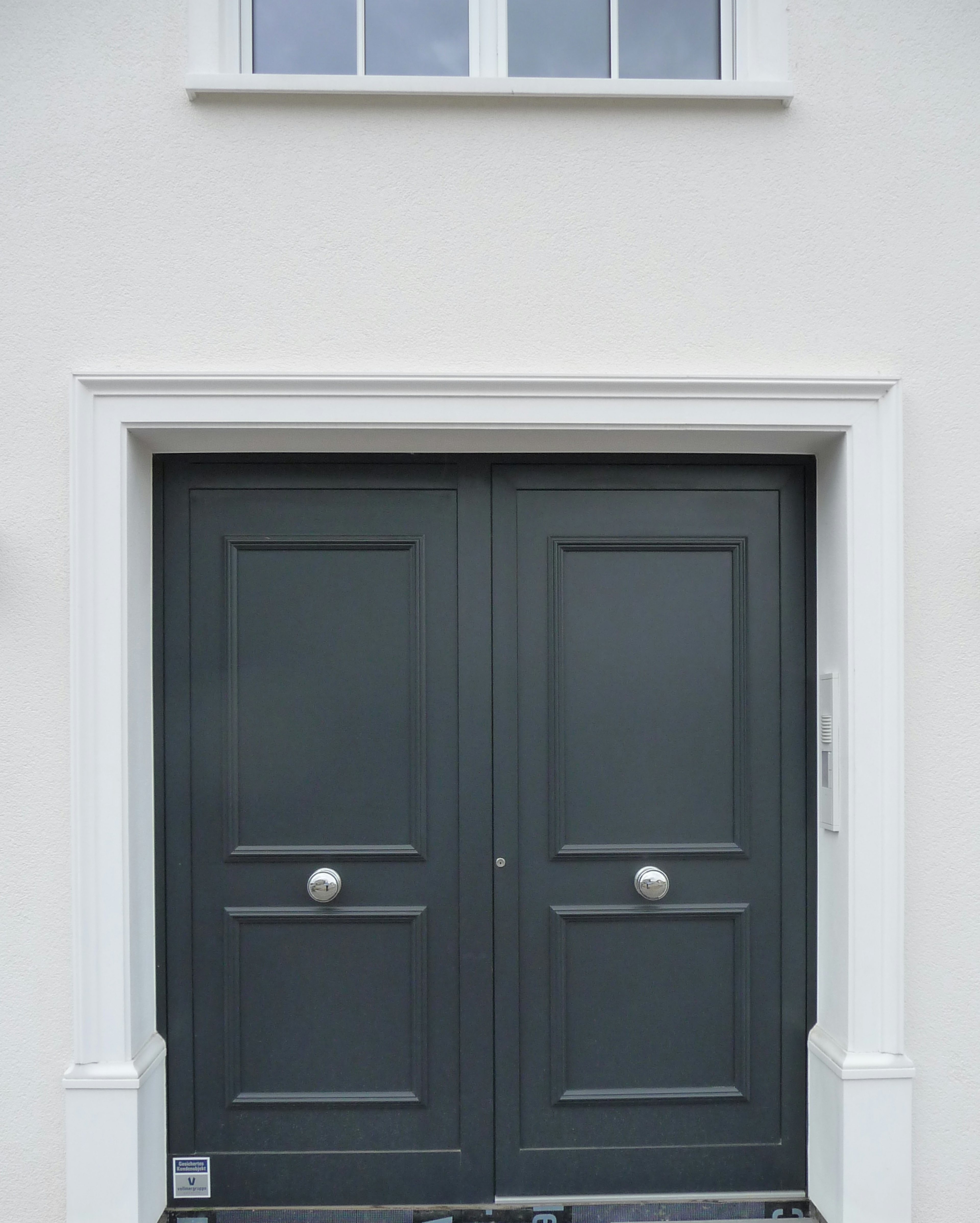 Türgewände FLG 501 aus Beton mit Fußteilen Winkelgewände SLG 500