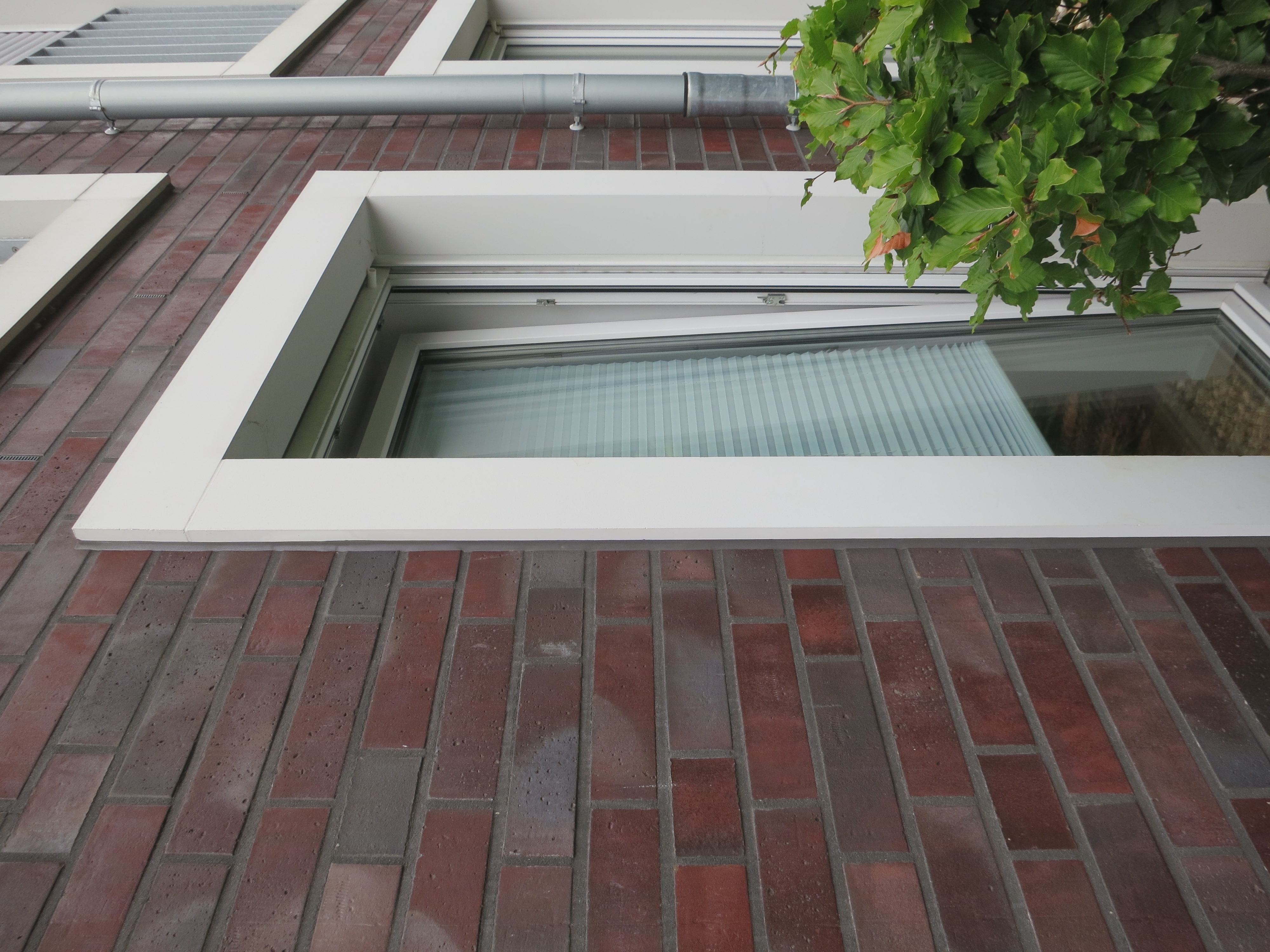 Dauerelastische Verfugung der Gewände SLG 150