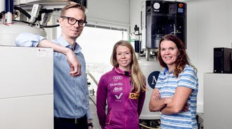 Nightingale Health CEO and founder, Teemu Suna with Olympic Cross-Country Skier Laura Mononen and Dr Maarit Valtonen, the lead Medical Doctor for the Finnish Olympic Team at Nightingale’s laboratory in Helsinki.