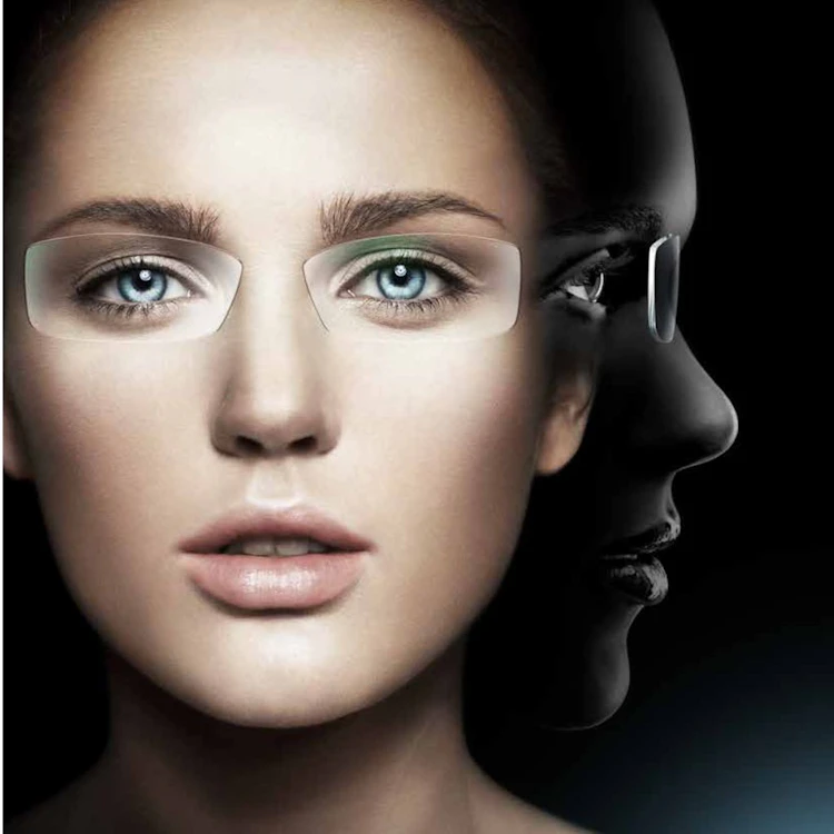 Photo d'une femme de face et de profil