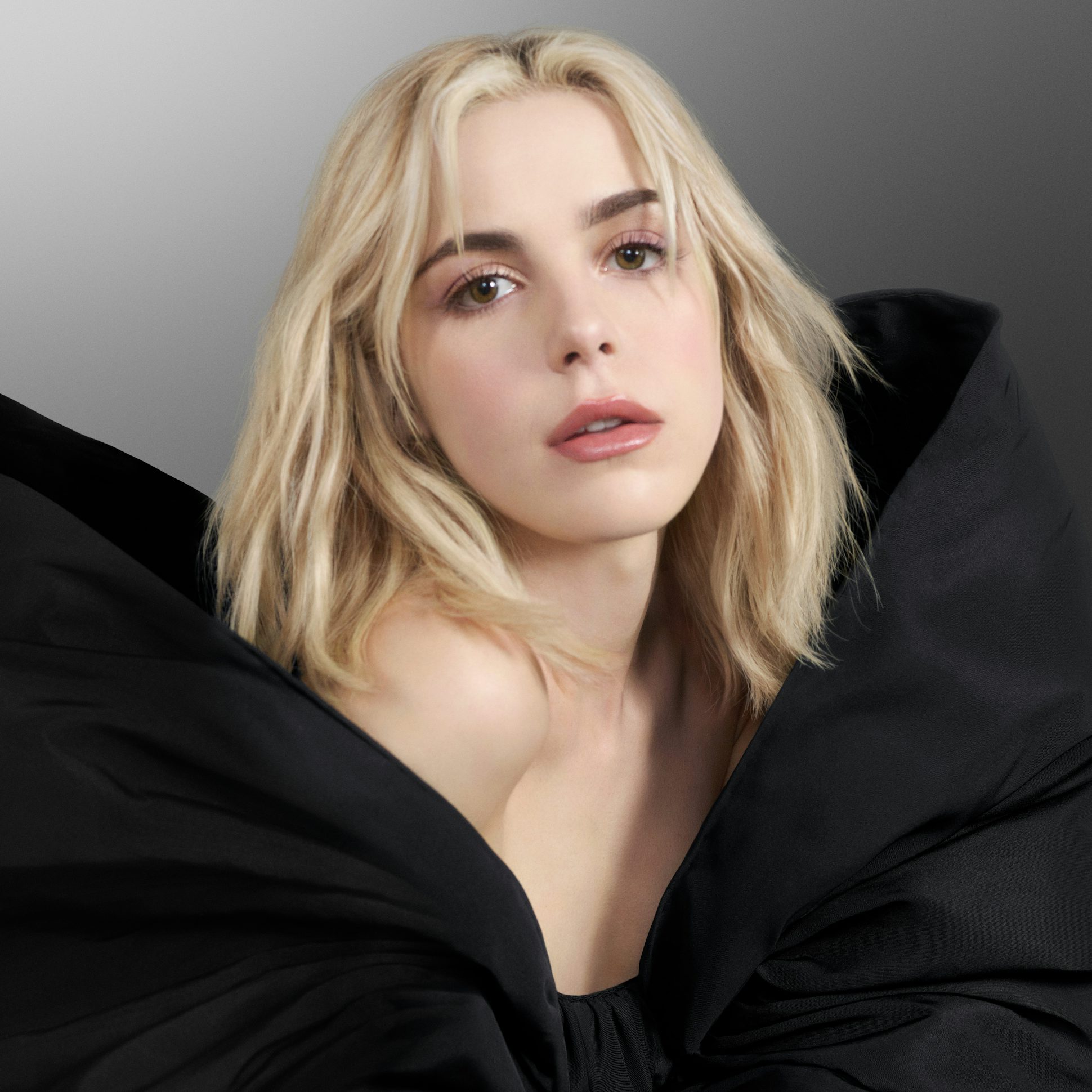 Kiernan Shipka Egerie Nina Rouge Crush - Nina Ricci