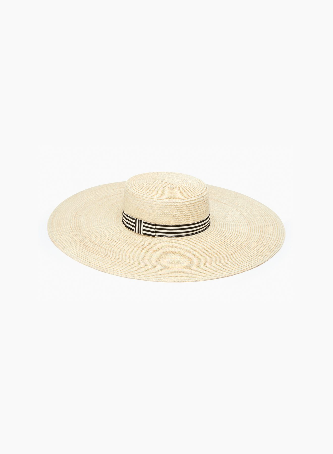 Straw capeline hat in white - Nina Ricci