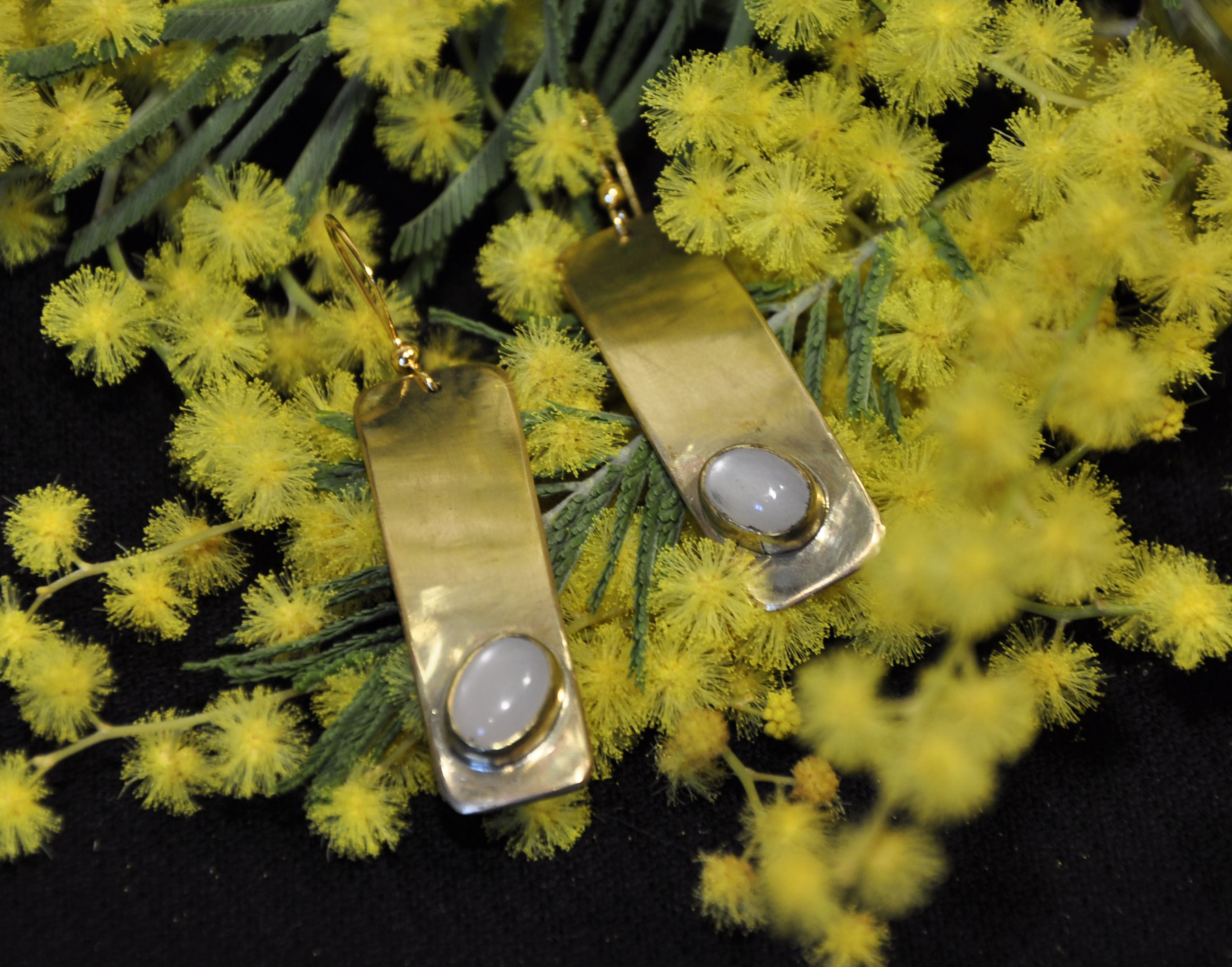 Boucle d'oreille Lune Blanche, laiton | Nina Renard