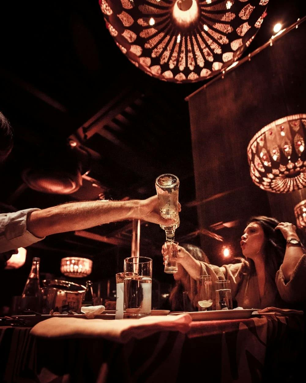 Nomads Arkadaşlarla Eğlenceli Bir Gece