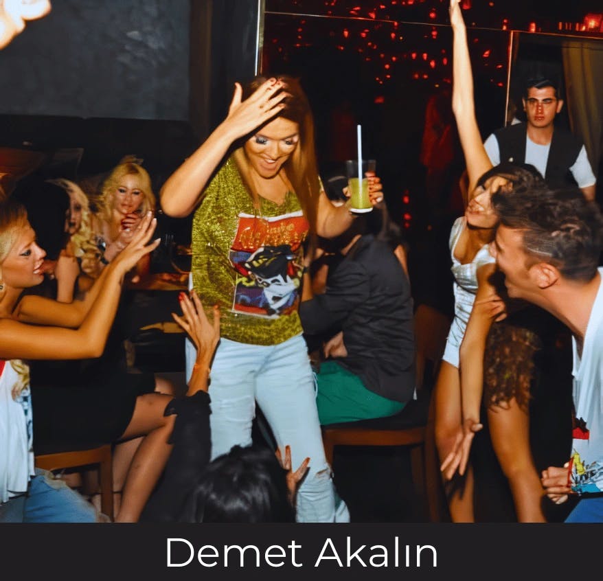 Nomads-Ünlüler-Sanatçılar-Celebrities-Demet Akalın