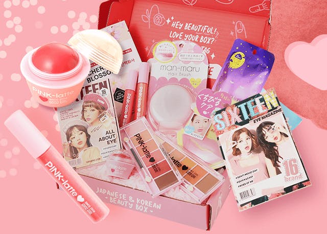 A picture of a nomakenolife box that shows that there are many more items inside for the Blushing Beauty box. 