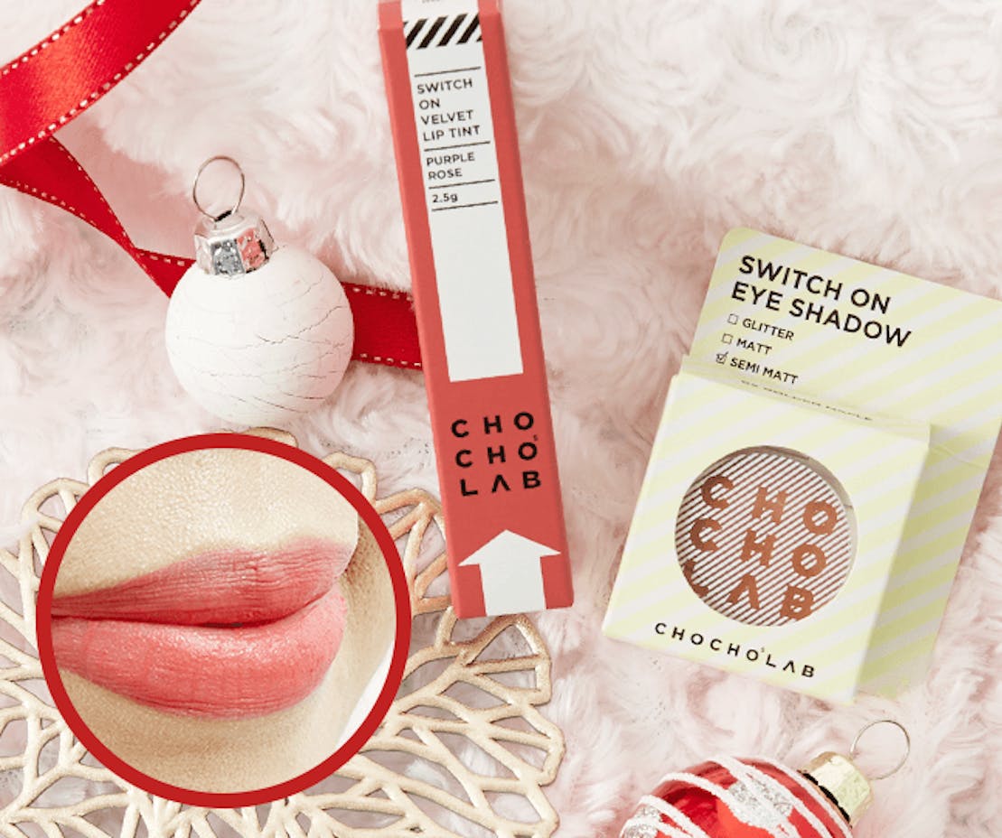  A CHOCHO’S LAB Set that features Japanese and Korean skincare and make up for nomakenolife Mistletoe Makeover box
