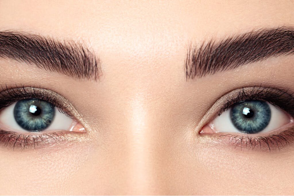7 Tips for Brighter Eyeshadow That Will Make Your Eyes Pop
