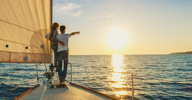 couple staying on edge of bow