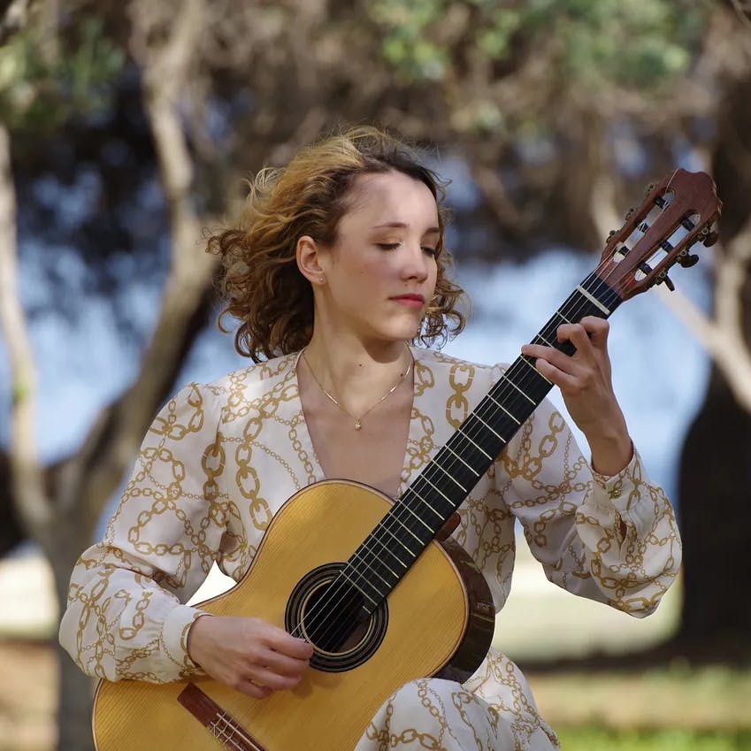 All That Glitters Is Gold - Roberta Gennuso