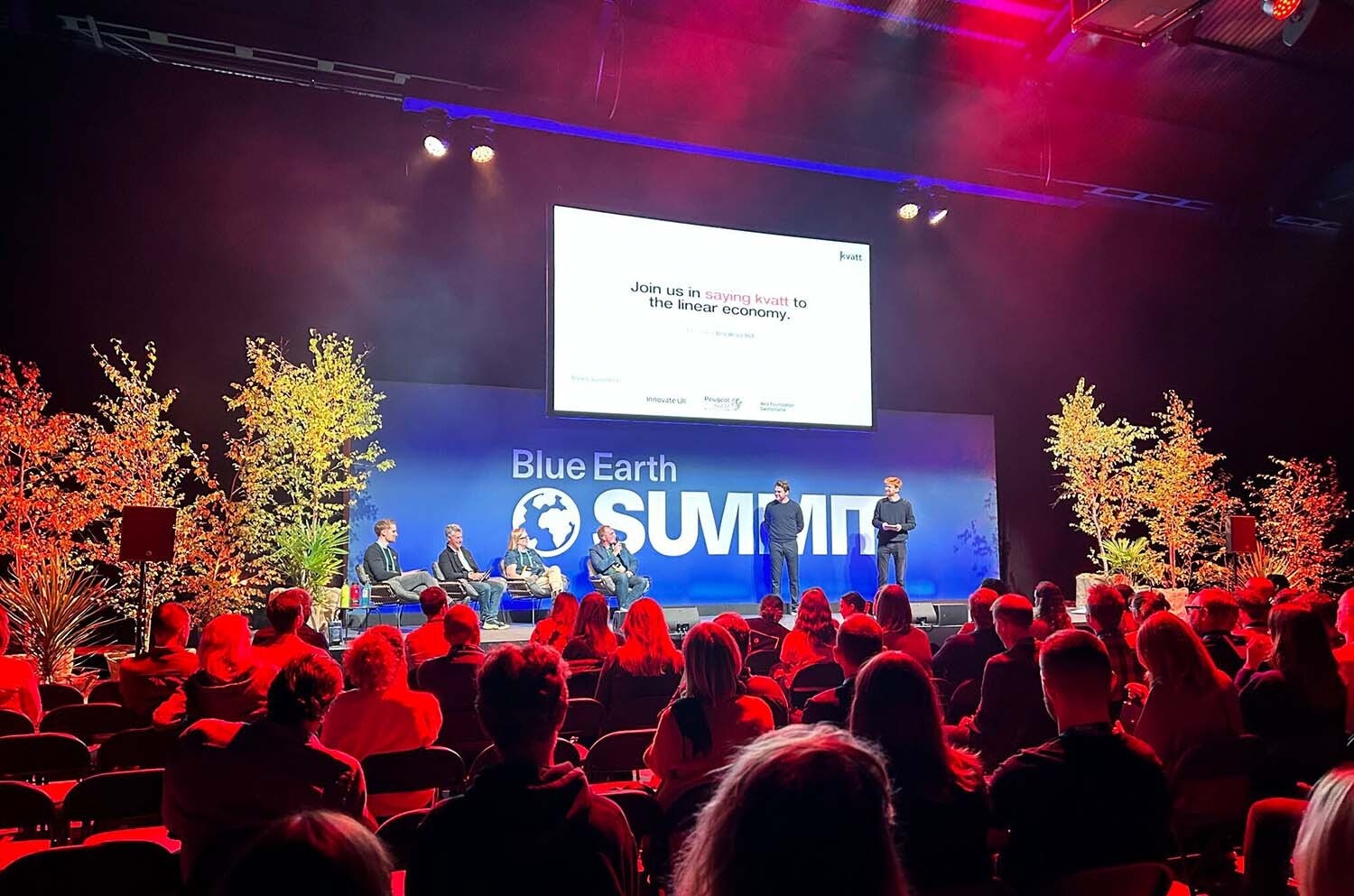 Kvatt pitching on stage at Blue Earth Summit, 2022