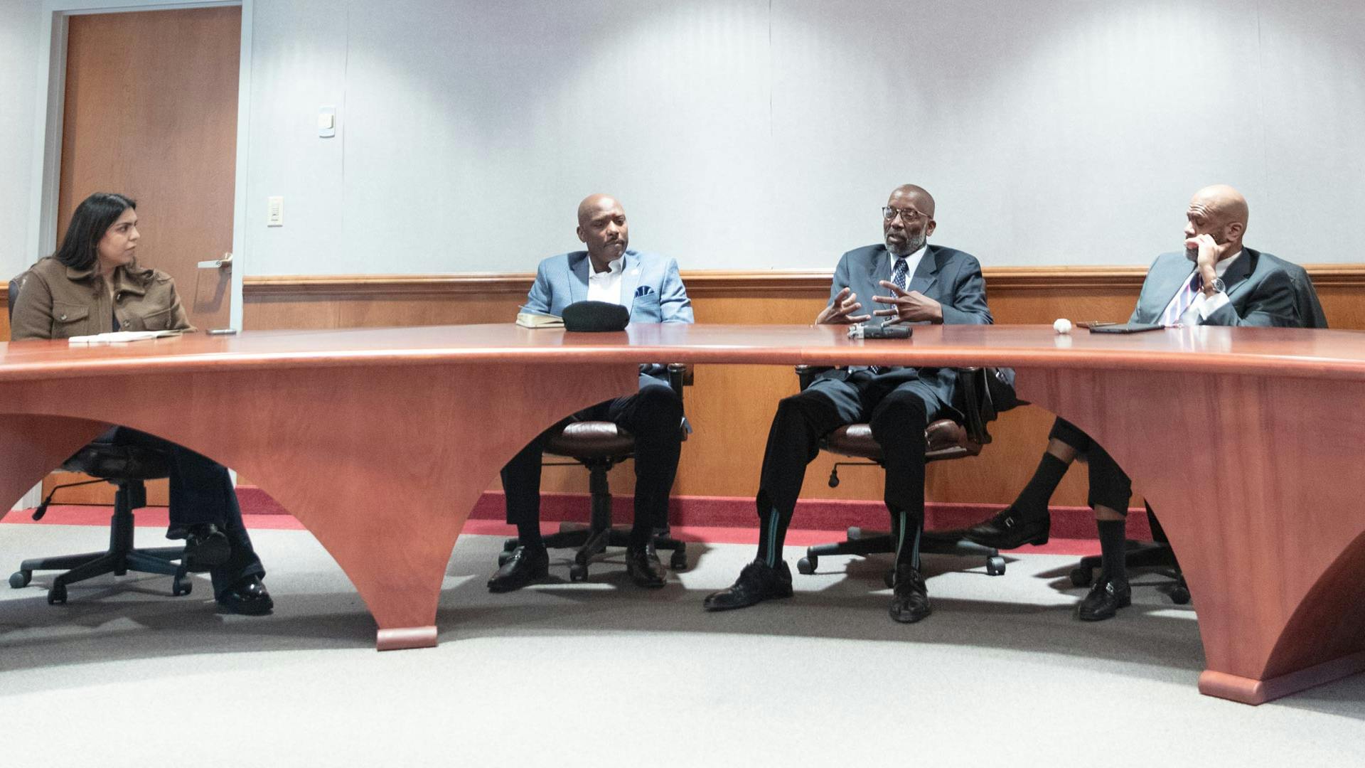 Parm Thind von der Global Coalition on Aging im Gespräch mit Gesundheitsbotschaftern.