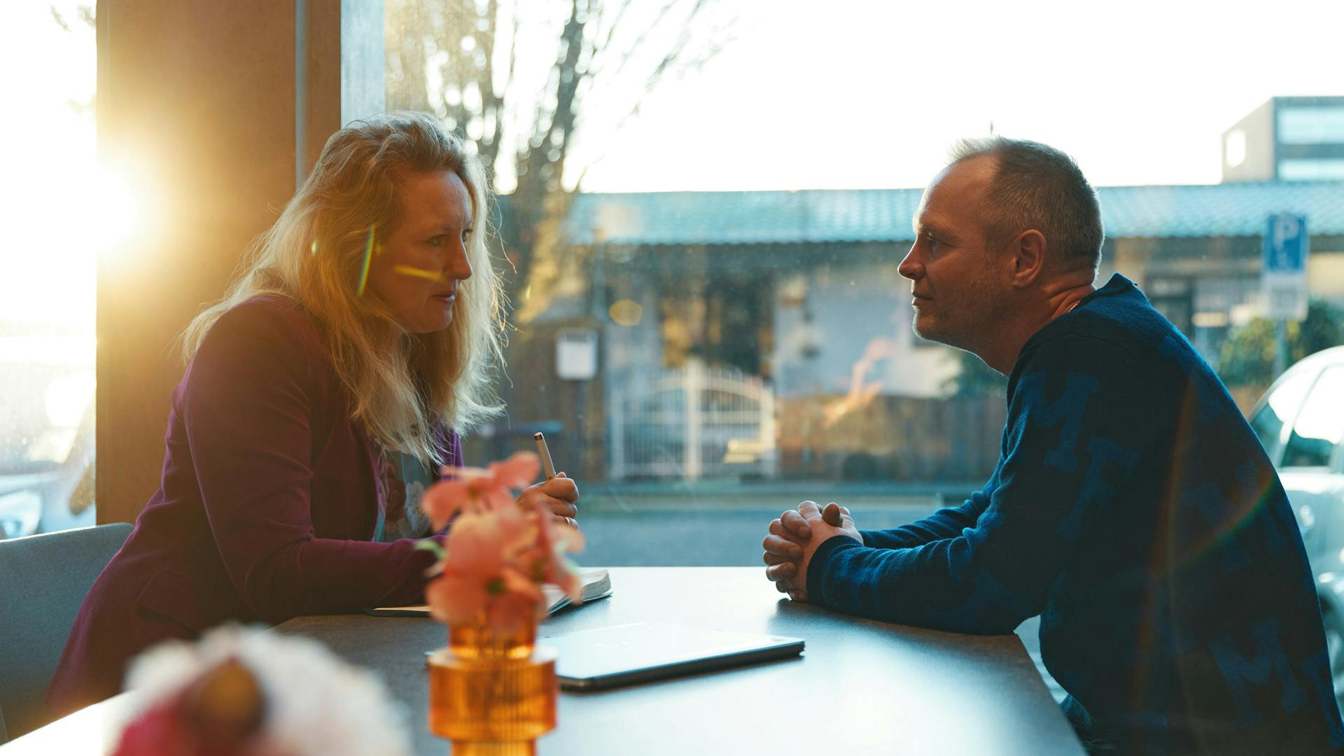 Marc in discussion with Magdalena Daccord from FH Europe Foundation.