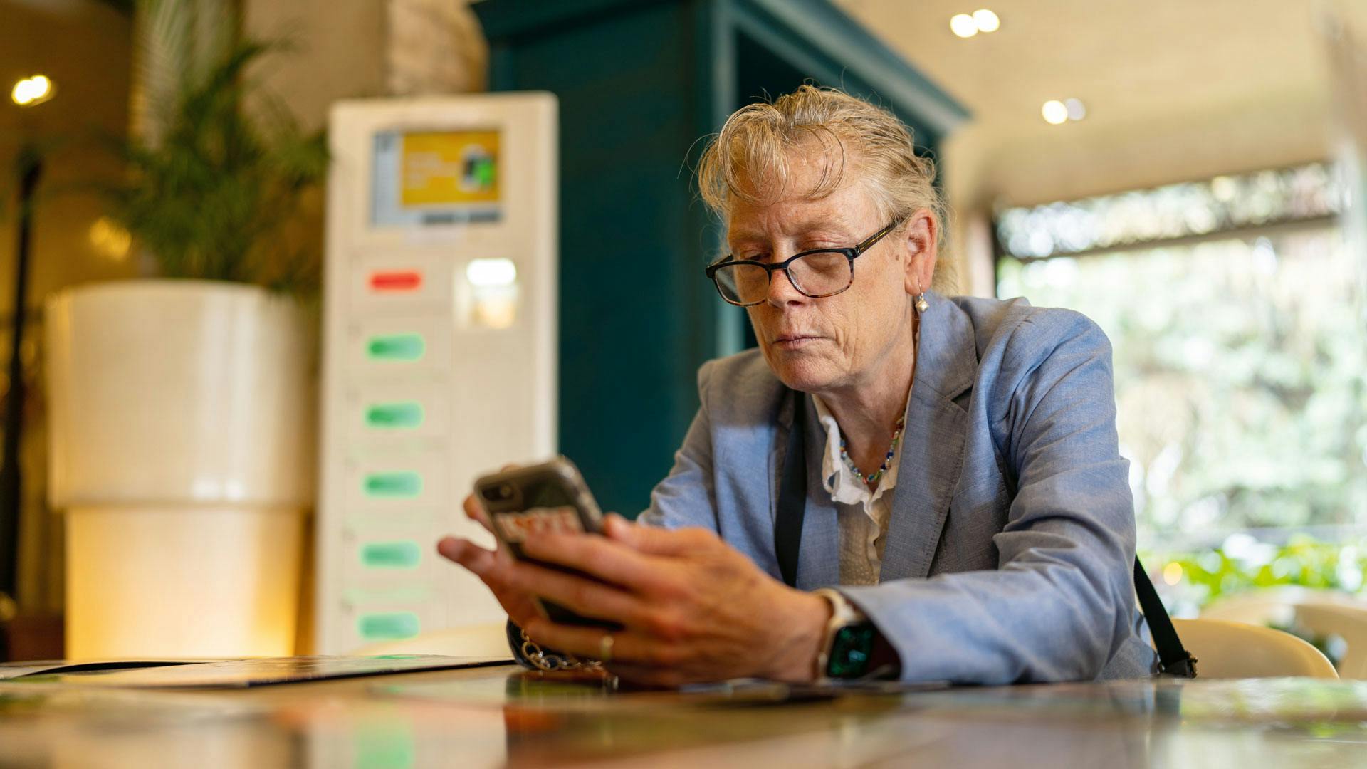 Sue Stevenson während ihrer Forschungsreise in Uganda und Tansania.