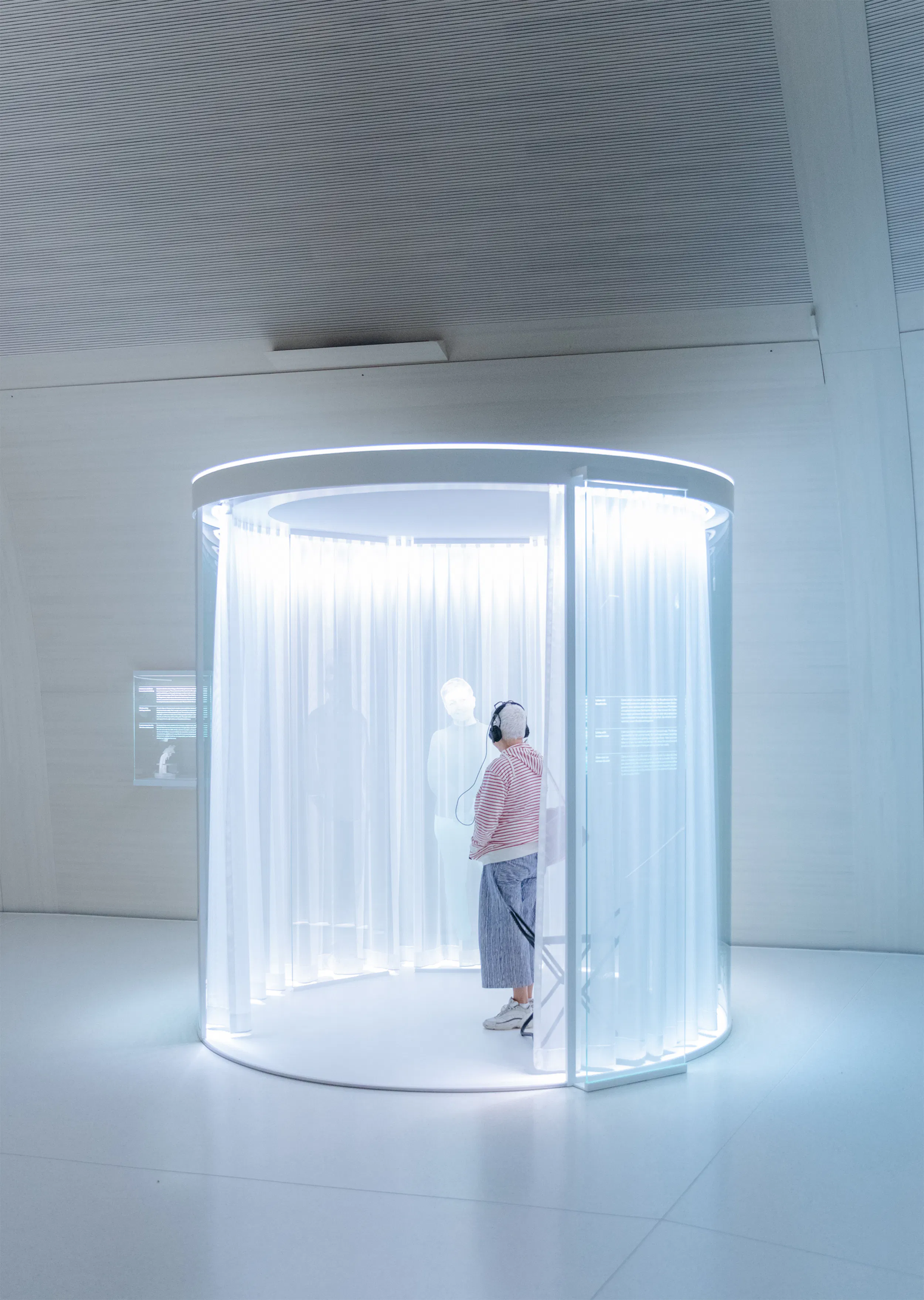 A woman at the museum night at the Novartis Pavillon.