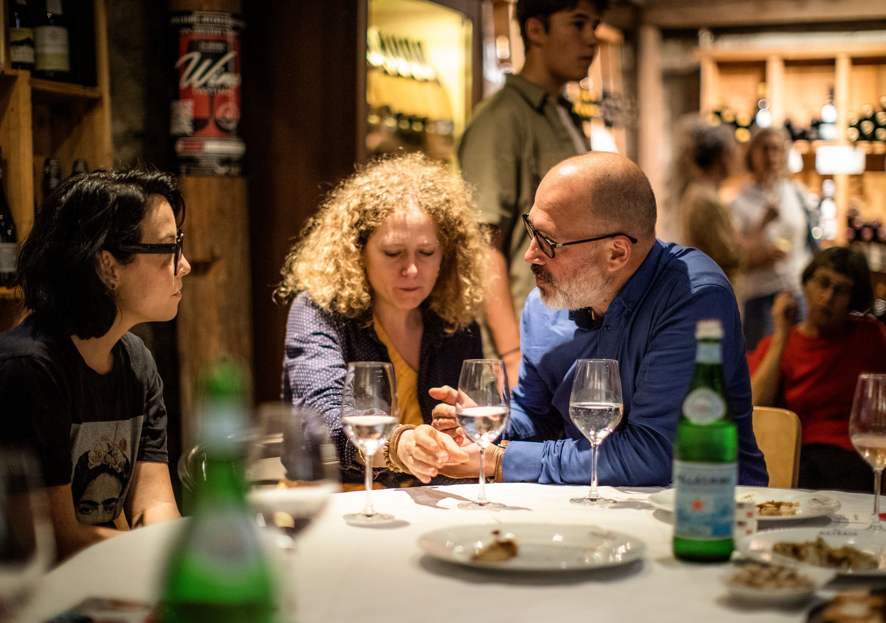 Teilnehmer eines Get-togethers bei Martin Duerr.