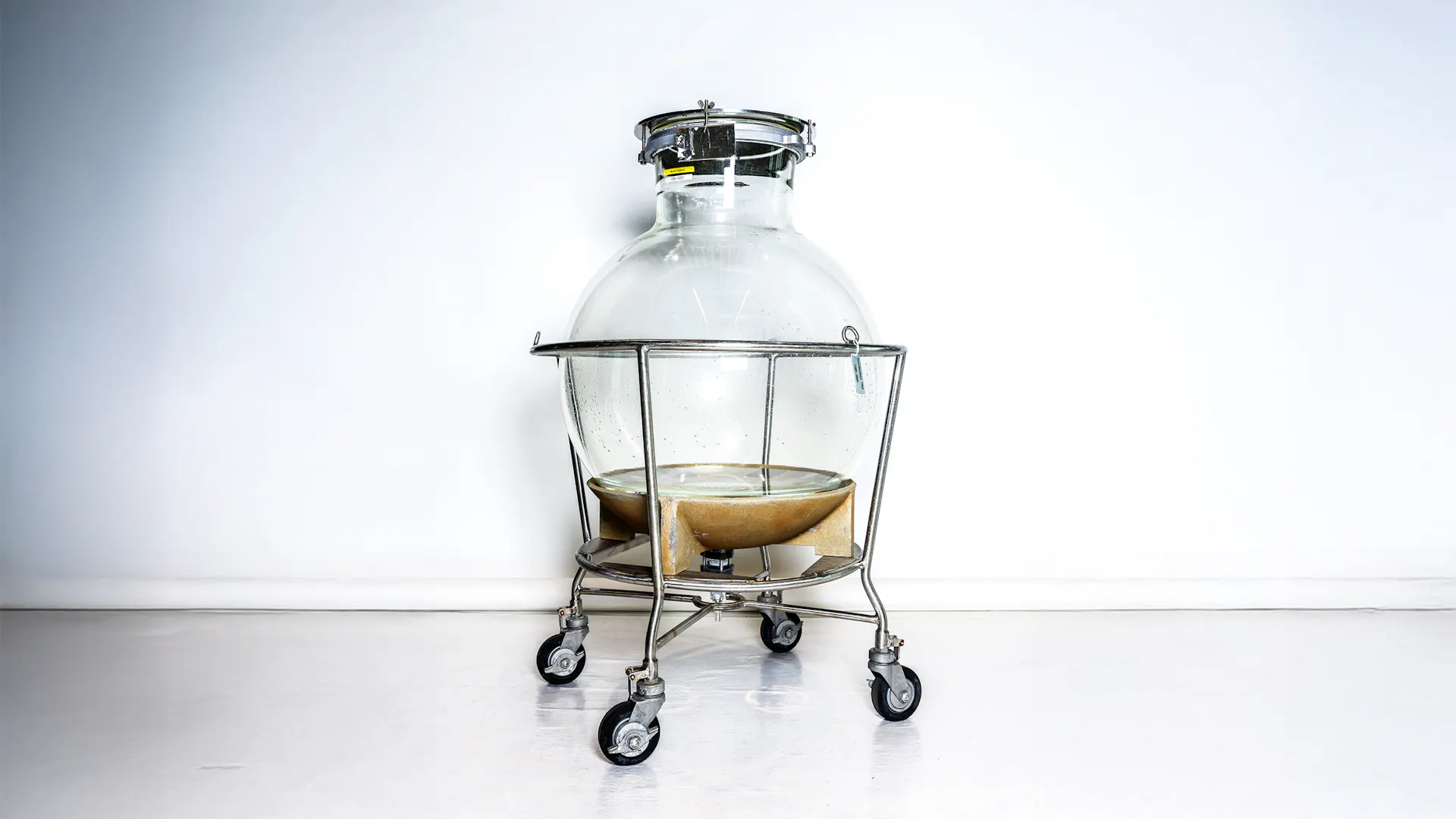 Historische Industriemaschine aus der Frühphase der Industrialisierung.