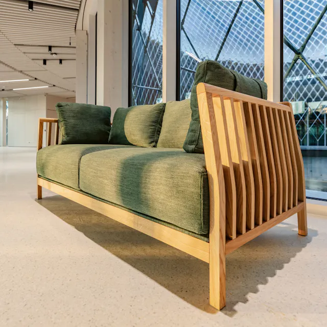 Cool look and comfortable leisure: a design sofa bei Michele De Lucchi.