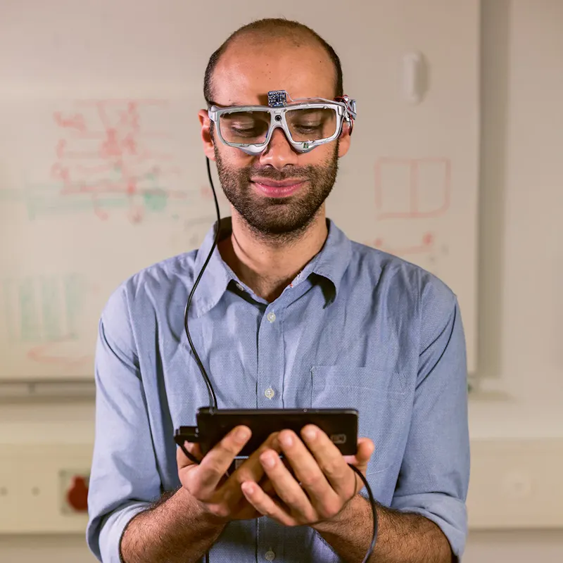 The smart glasses track a person’s eye movements as well as the ambient light. The collected data can be securely transferred to a computer or hand-held device, where they are analyzed by an intelligent software.