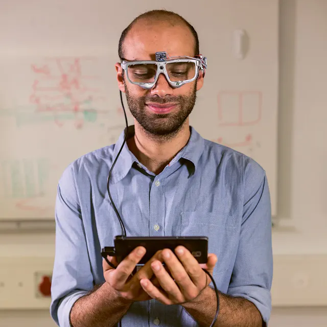 The smart glasses track a person’s eye movements as well as the ambient light. The collected data can be securely transferred to a computer or hand-held device, where they are analyzed by an intelligent software.