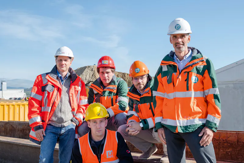 The ARGE team from left to right: Hans-Ulrich Knehr (deputy overall project manager), Peter Michel (head of excavation and logistics), Manfred Schober (site manager), Manuel Schiffmann (overall project manager), Andreas Kaeser (deputy site manager).