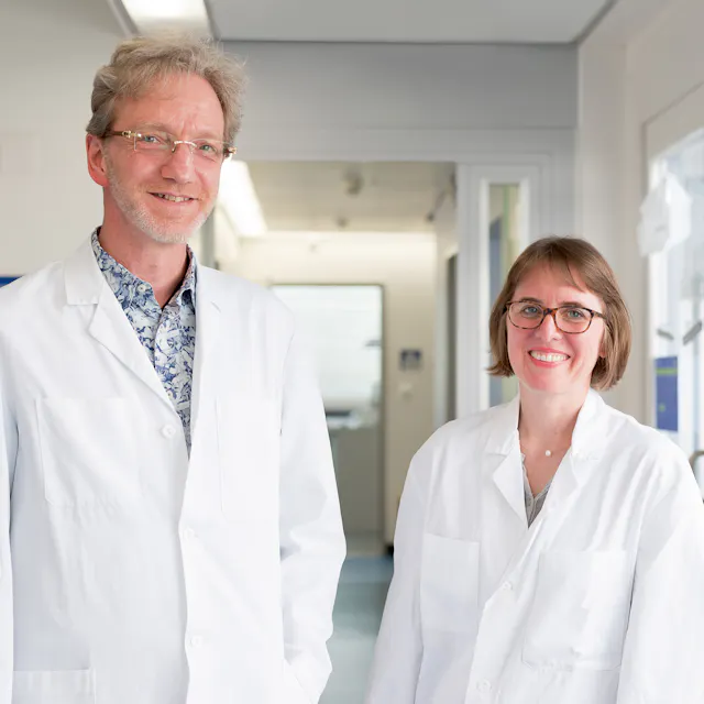 Ulrich Siler and Janine Reichenbach in the laboratory in Zurich.
