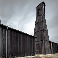 Even today, old wooden salt drilling towers can be found in Schweizerhalle, in Riburg and in the spa gardens of Rheinfelden. They bear witness to the industrial past.