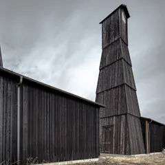 Even today, old wooden salt drilling towers can be found in Schweizerhalle, in Riburg and in the spa gardens of Rheinfelden. They bear witness to the industrial past.