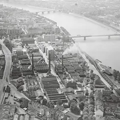 Aerial photograph of Area 1 in the Klybeck district, presumably from 1937. Looking upstream, in the center of the picture: Dreirosenbruecke.