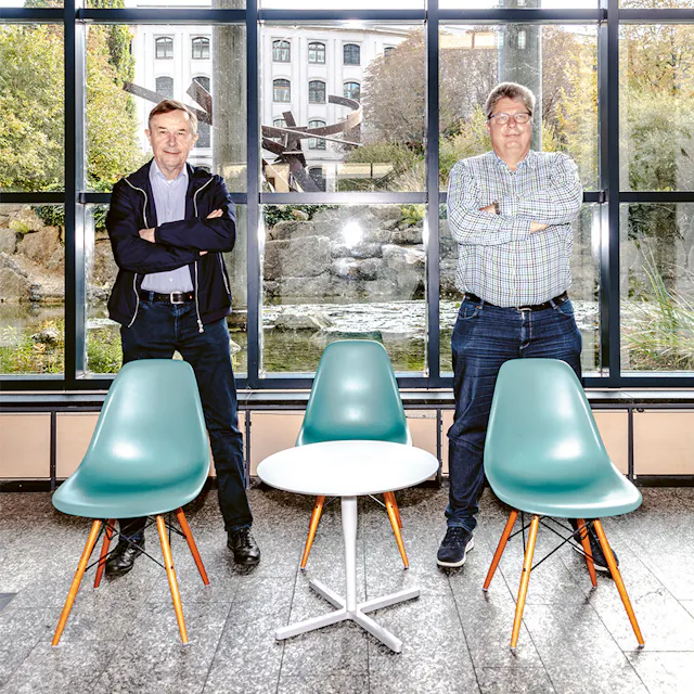 Peter Bühlmeyer und Martin Missbach in der Empfangshalle des K-136.