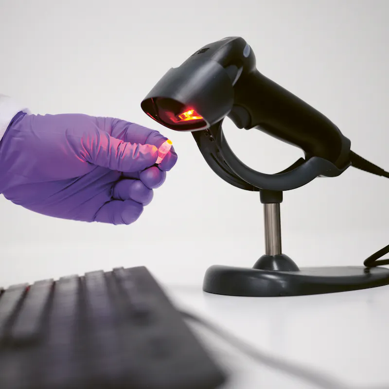 Step 2: Log in at a sender station. Select the desired form of analysis such as molecular weight, purity or other from a menu. Scan the vial. 