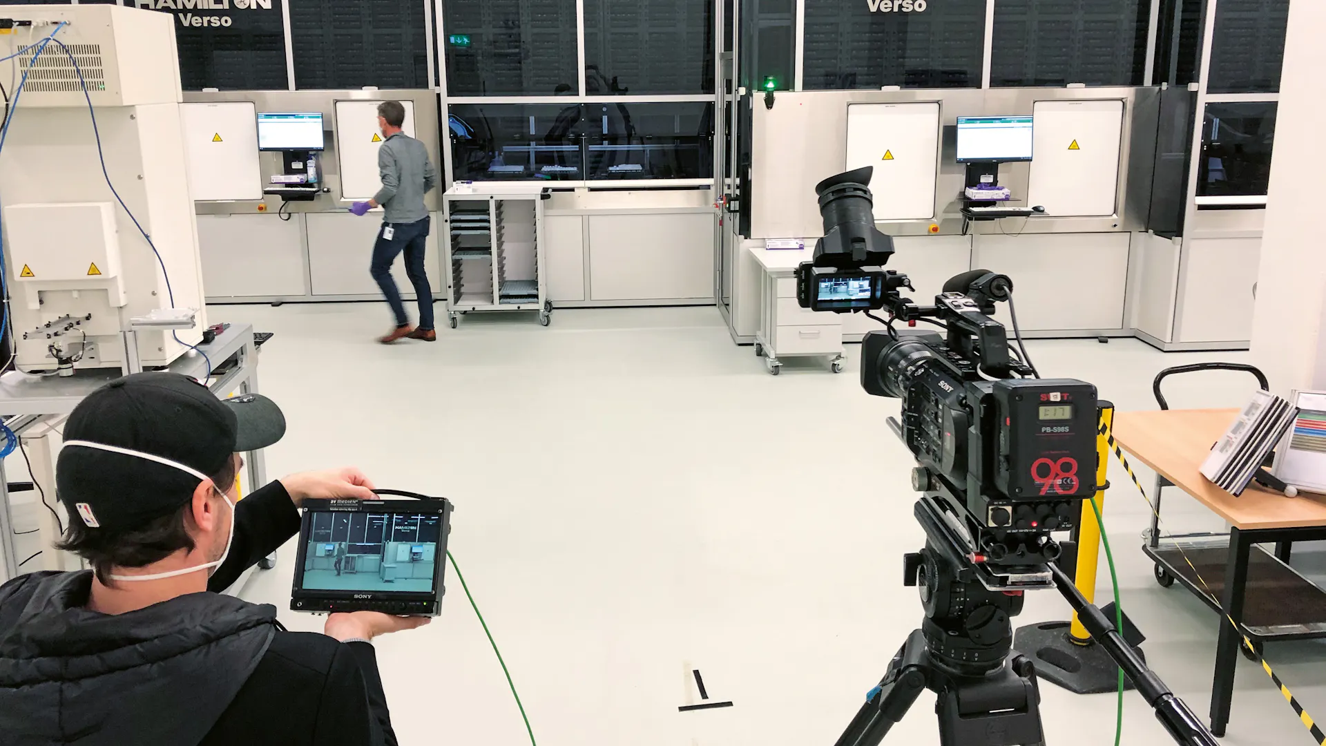 Filming of an explanatory video for the Wonders of Medicine exhibition.