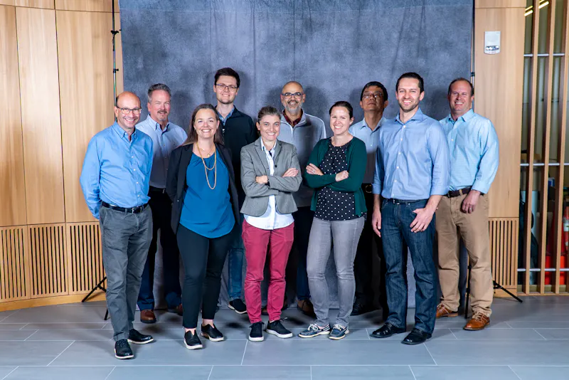 Das Helios-Team (von links nach rechts): Jonathan Solomon, Christopher Straub, Eva d’Hennezel, Artiom Cernijenko, Anna Magracheva, Aleem Fazal, Beth Fortnam, Lei Xu, Simone Bonazzi, Michael Visser.