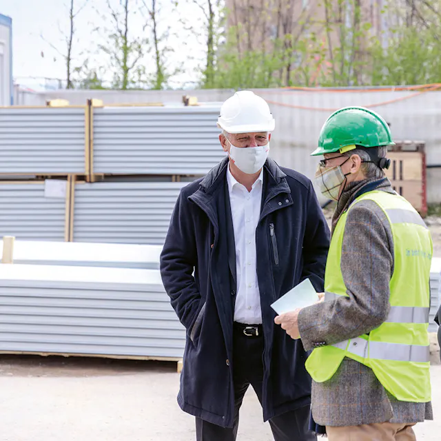 Joerg Reinhardt visited the Pavillon construction site regularly...