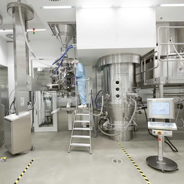 Production of solid dosage forms in the WST-222 high-shear mixer, fluidized bed dryer and sieving machine.