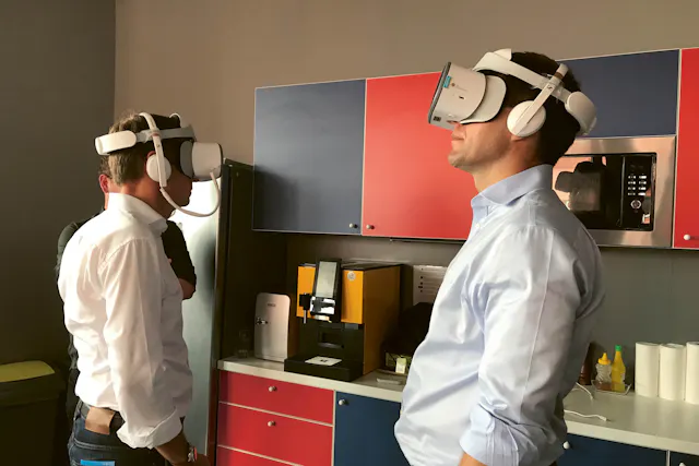 Bertrand Bodson (right) and Steven Baert test new VR goggles.
