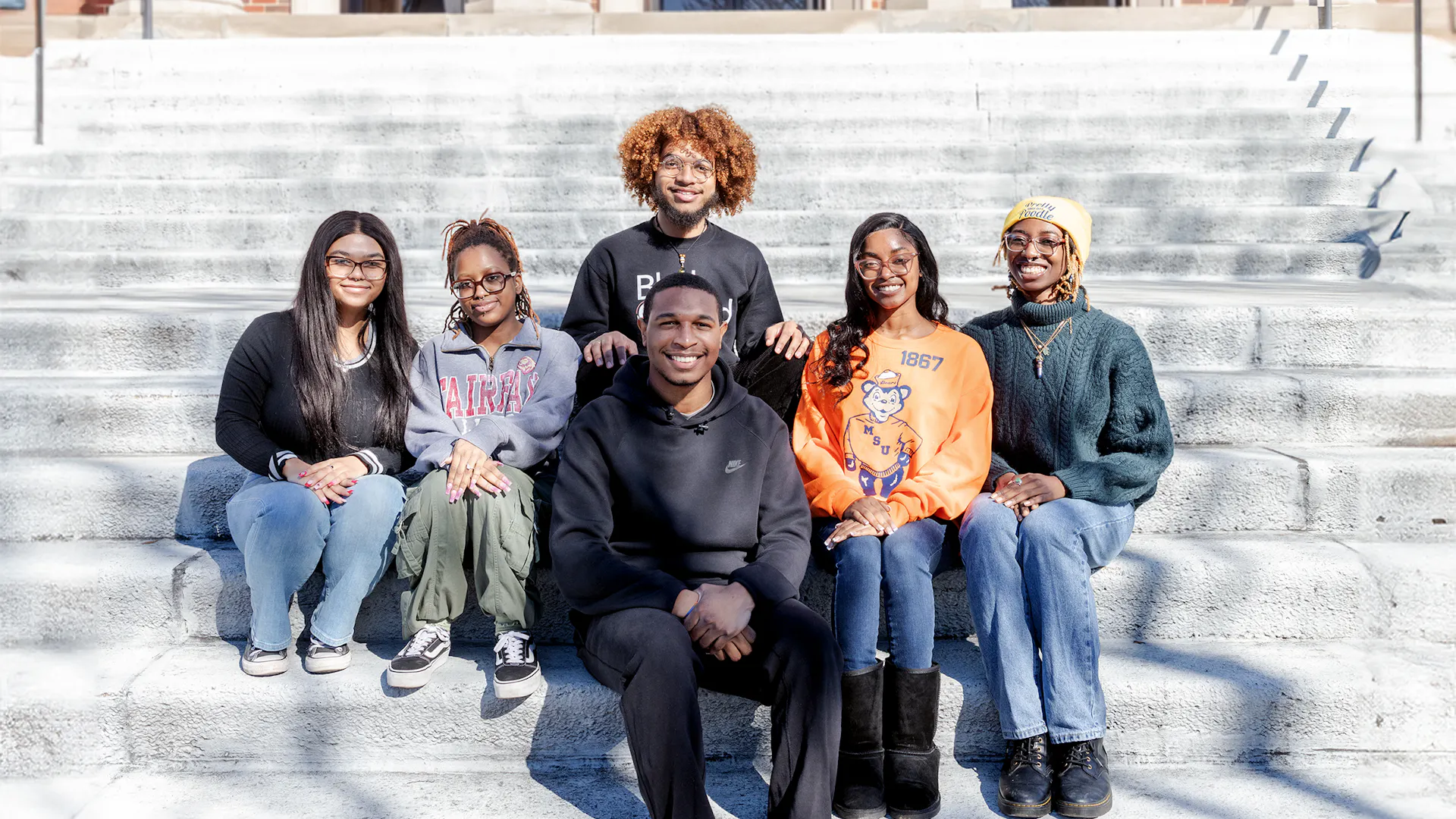 Von links nach rechts: Azariah Moore, Yasmine Bryant, Brahein Richardson, Shaune Payne, Natasha Chisaka, Zakiya Johnson.
