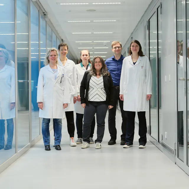 Das Pathologieteam von NIBR (von links nach rechts): Aline Piequet, Geraldine Greiner, Esther Erard, Julie Boisclair, Holger Höfling und Magali Jivkov.