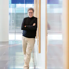 With some 30 years of experience in drug development, Frank Petersen, Executive Director Natural Products unit at Novartis, not only brings a great deal of scientific knowhow to the Pavillon. As president of the Pavillon Advisory Board, he will also be making a vital contribution with his broad cultural understanding of medicine.