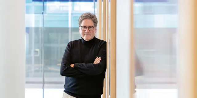 With some 30 years of experience in drug development, Frank Petersen, Executive Director Natural Products unit at Novartis, not only brings a great deal of scientific knowhow to the Pavillon. As president of the Pavillon Advisory Board, he will also be making a vital contribution with his broad cultural understanding of medicine.