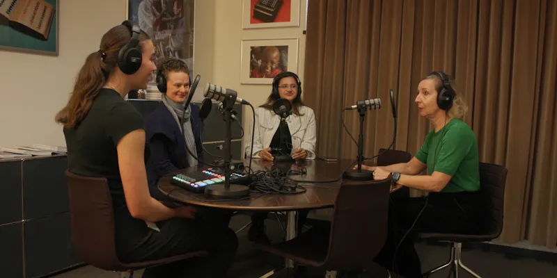 Yvonna Demme in a live coaching session