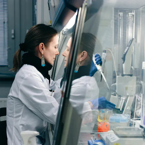 Researcher in the lab of Berlins Charité.