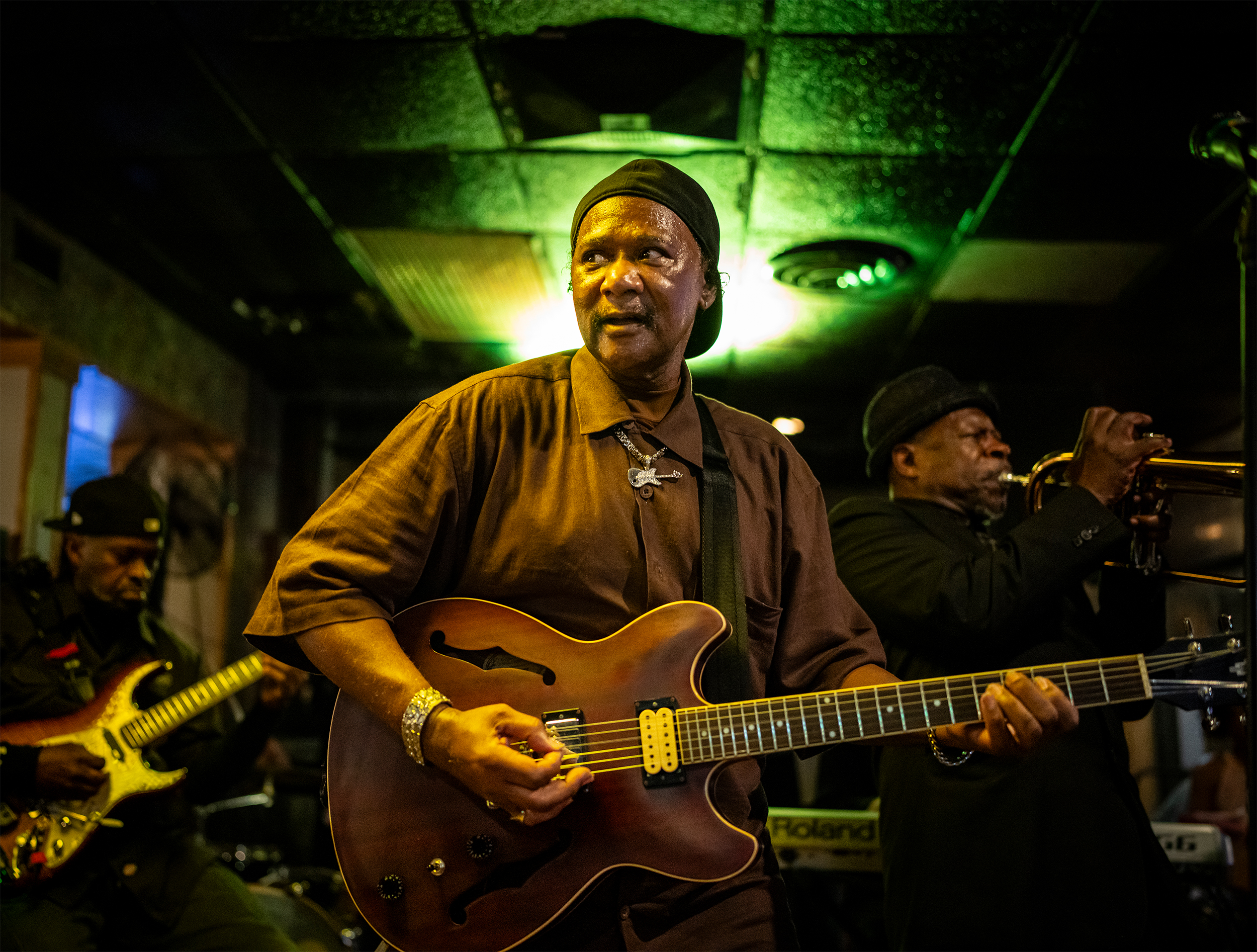 Portrait of Michael Williams during one of his concerts.