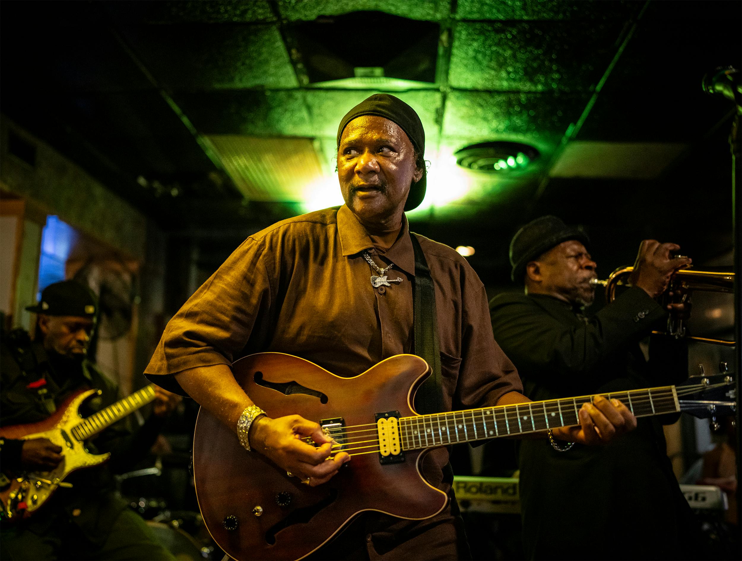 Portrait of Michael Williams during one of his concerts.