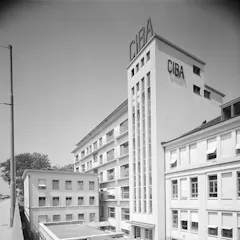 New Ciba buildings from 1937 at the edge of the Klybeck site, with the adjacent Dreirosenbruecke on the left.