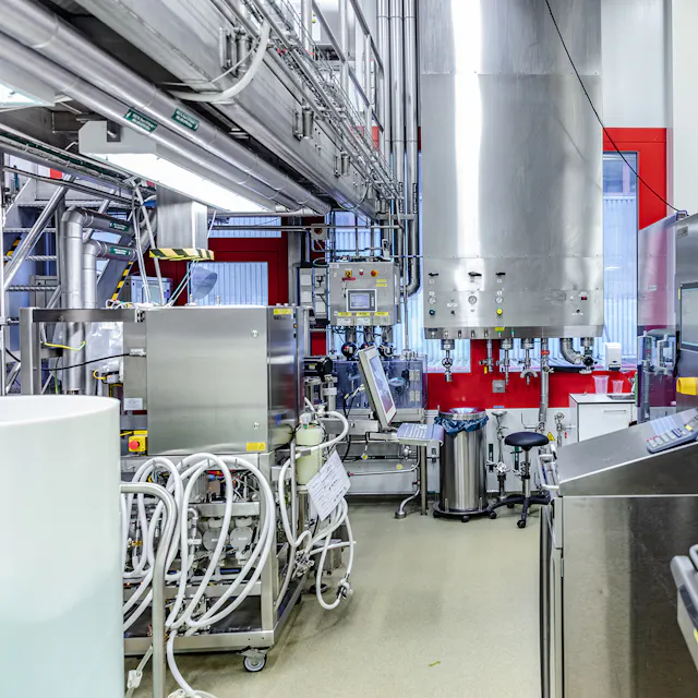Biotechnologische Produktionsanlagen im Klybeck, die heute noch in Betrieb sind.
