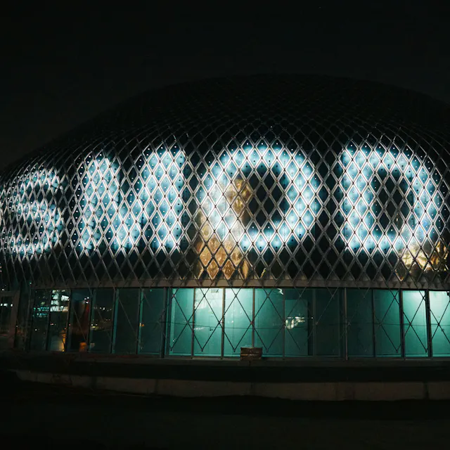 The media façade offers many possibilities for artistic expression.