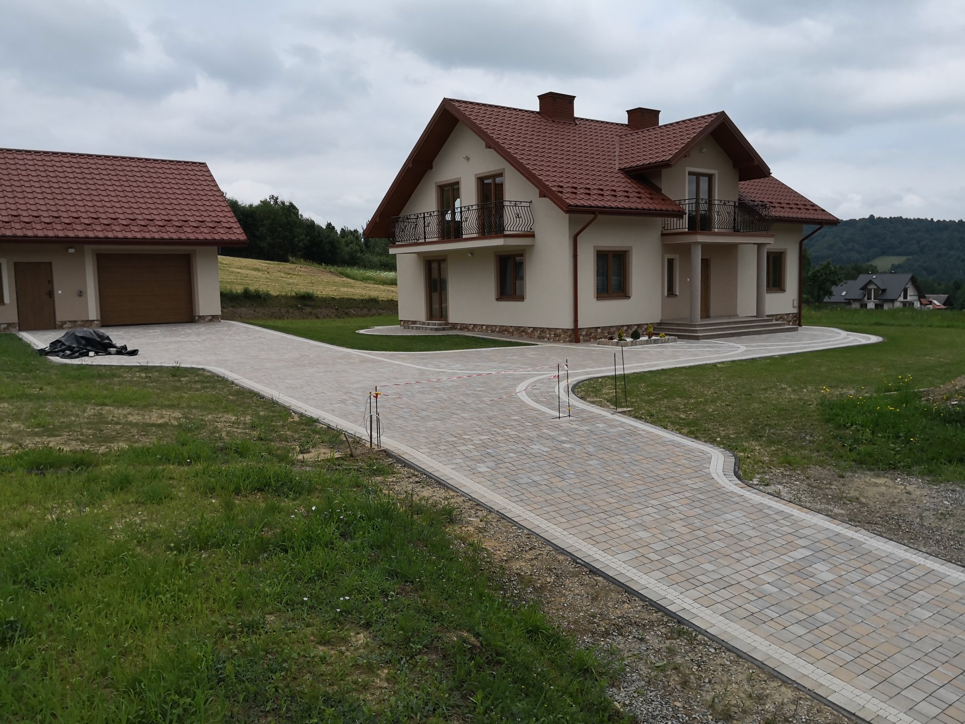 taras podjazd parking oraz fundament pod brame ze łupkami